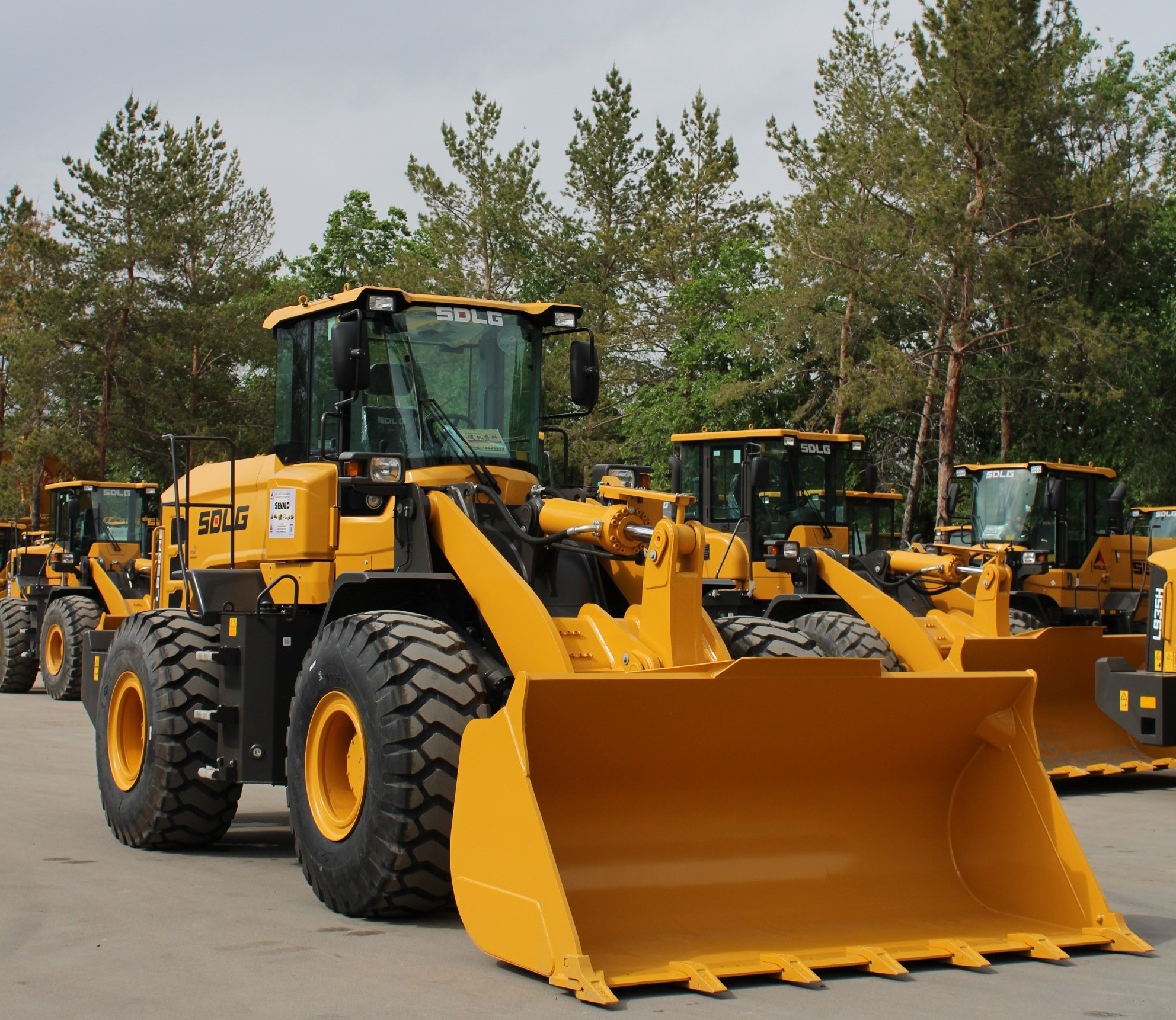 Фронтальный погрузчик SDLG L956HE 