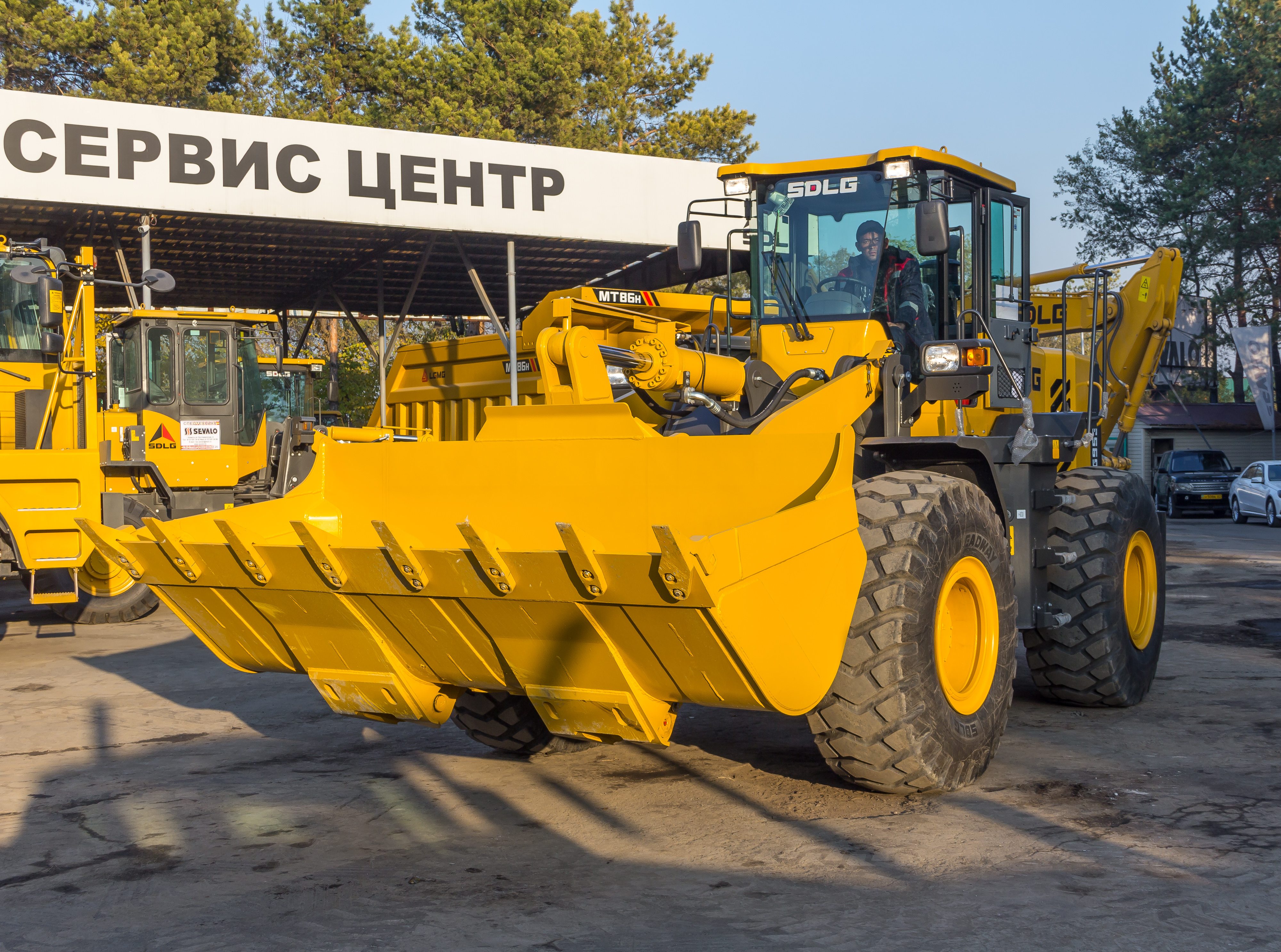 Фронтальный погрузчик SDLG LG933L