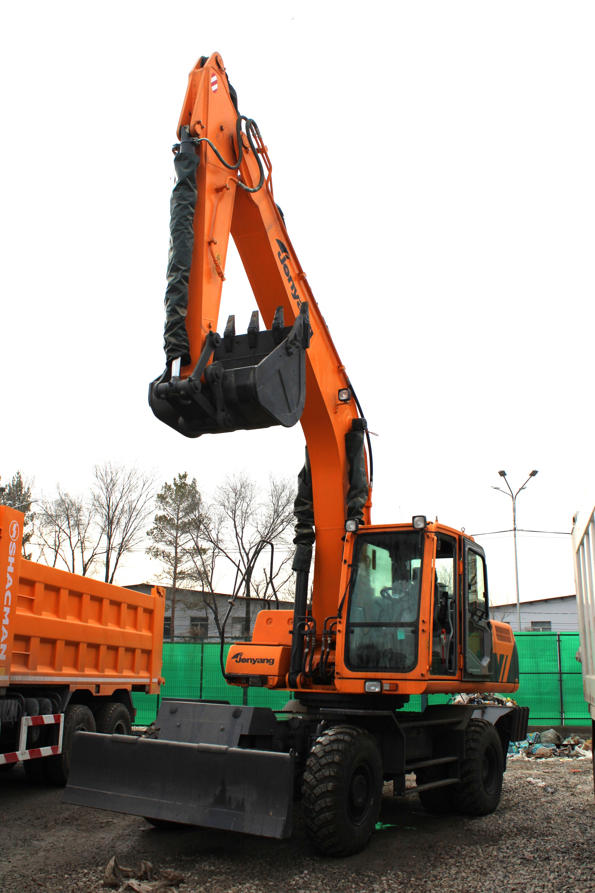 Колёсный экскаватор JONYANG JYL621E