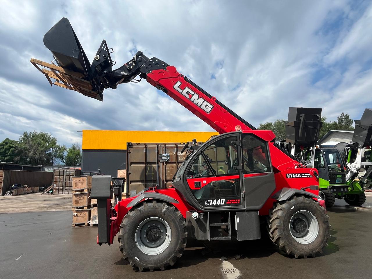 Телескопичсекий погрузчик LGMG H1440