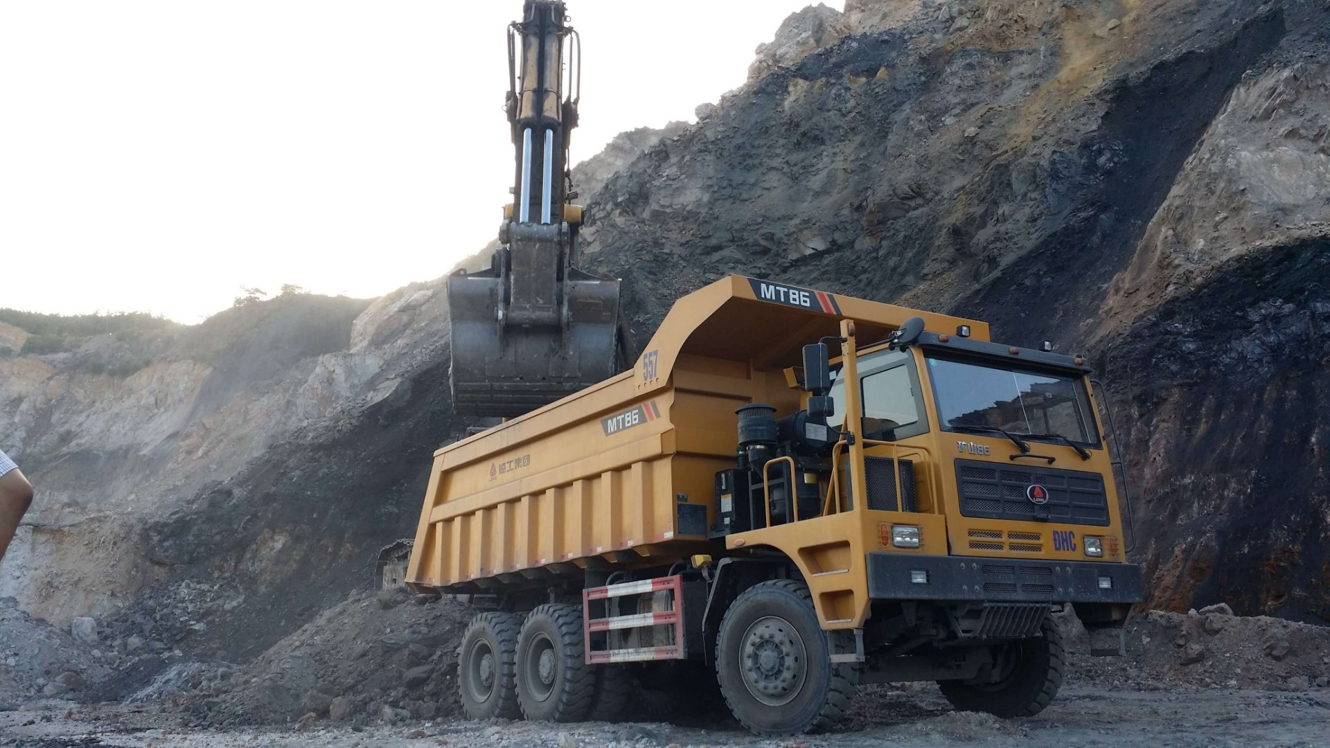 Карьерный самосвал LGMG MT86H 