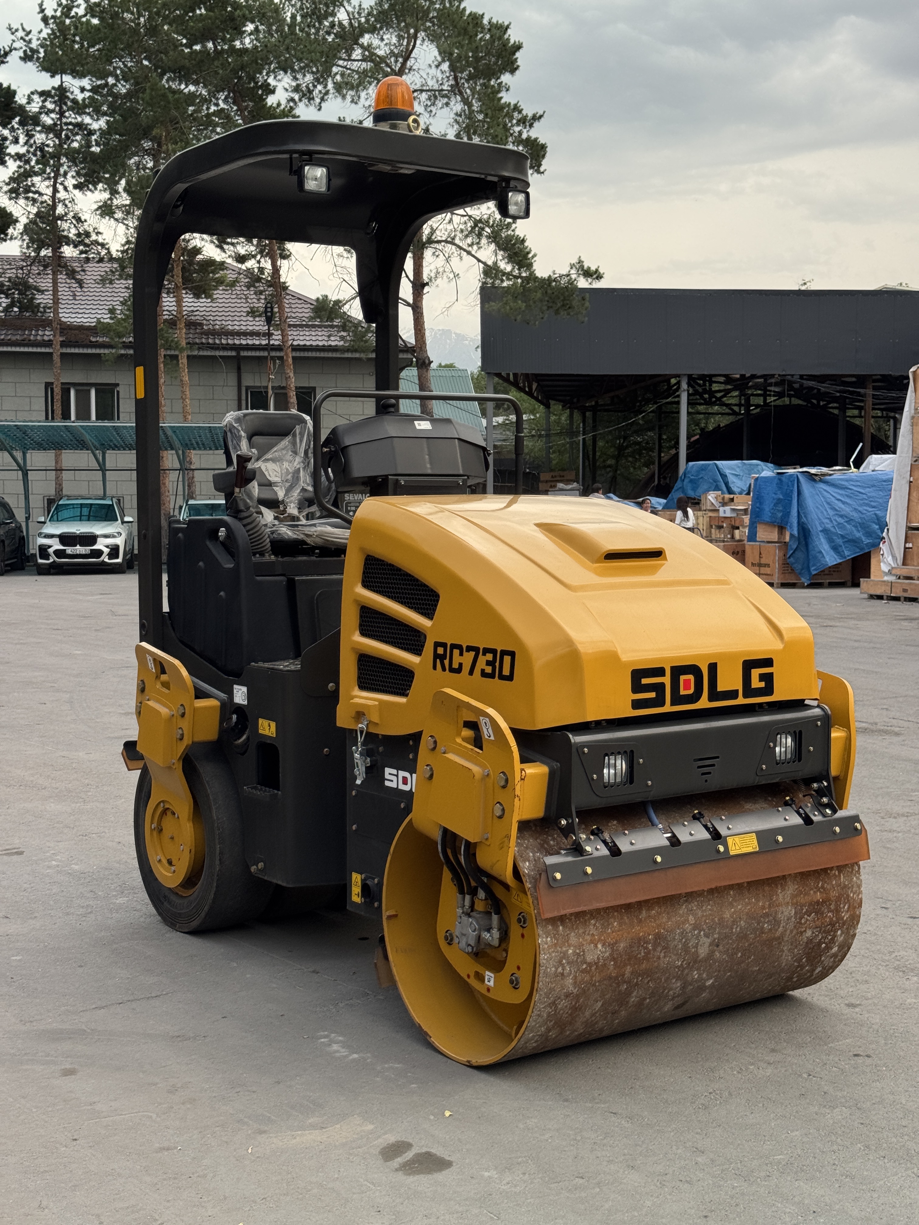 Комбинированный каток SDLG RC730