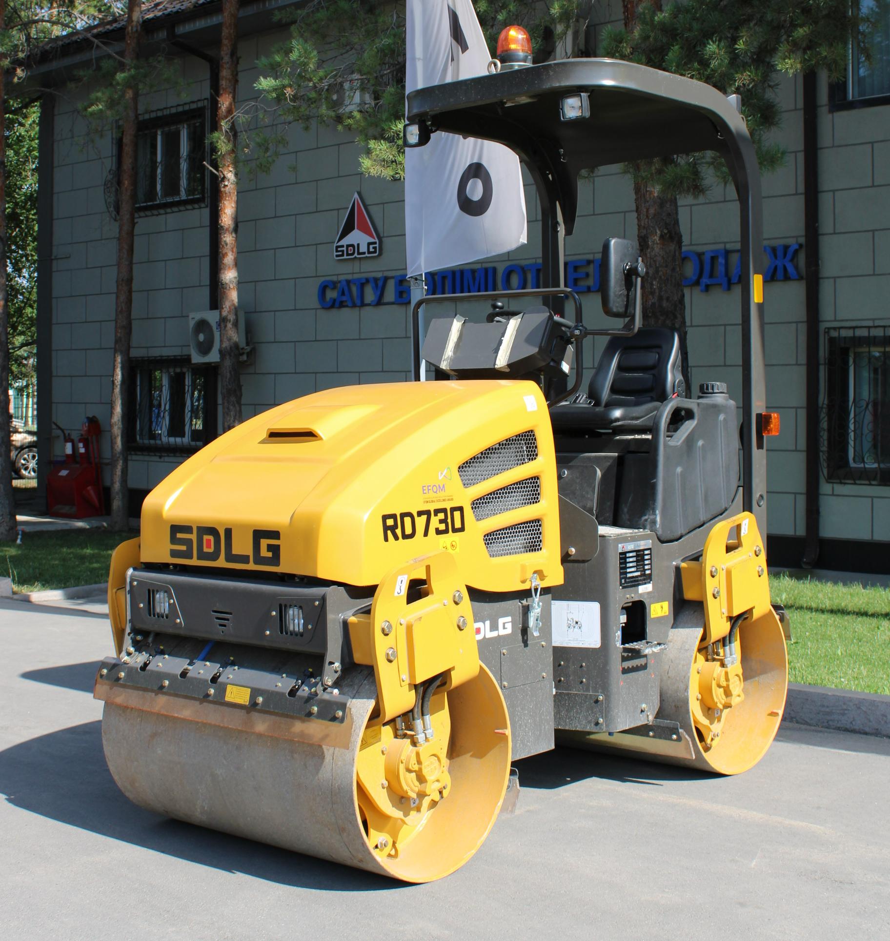 Двухвольцовый каток SDLG RD730