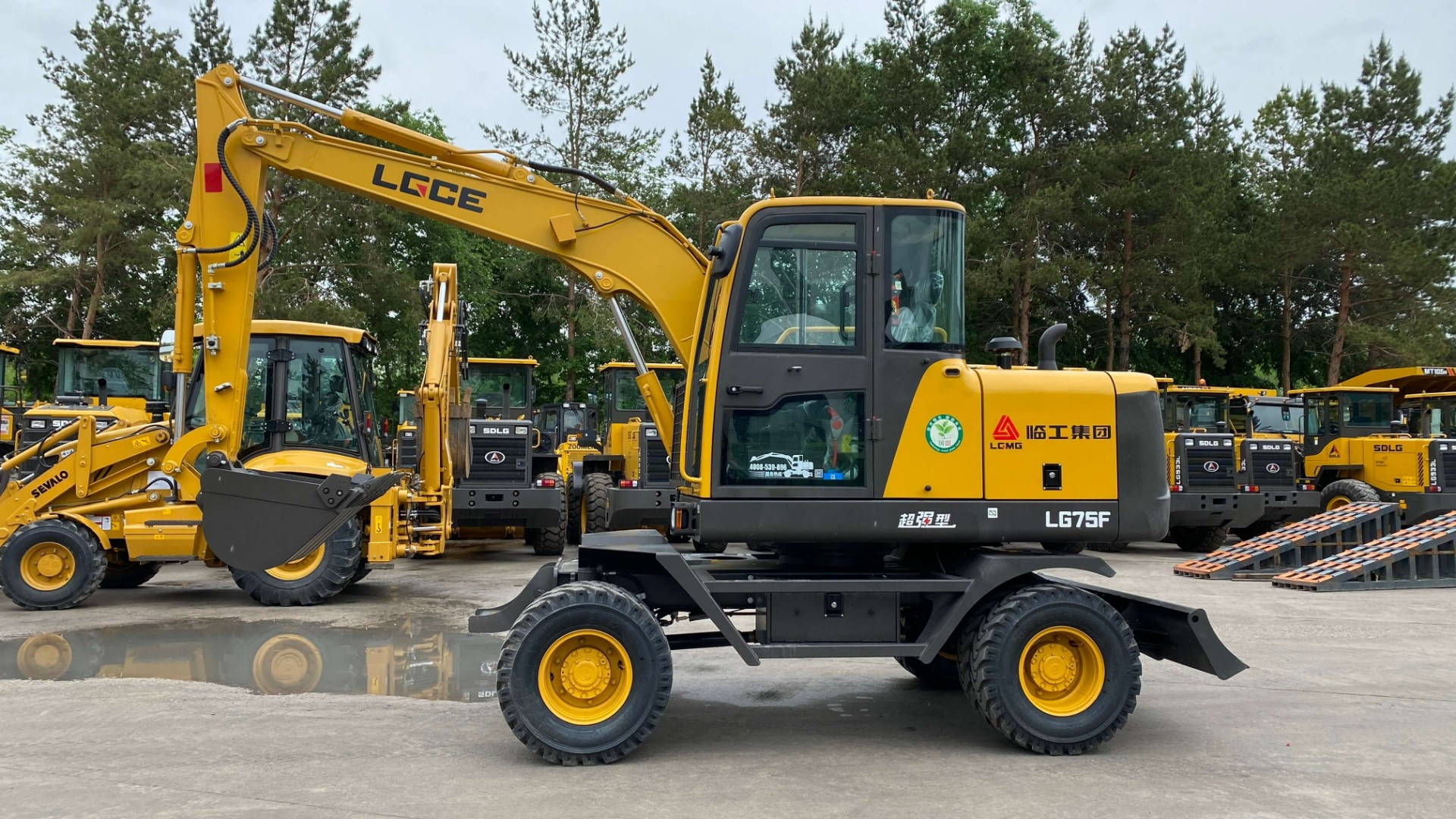 Колесный экскаватор SDLG LG75F